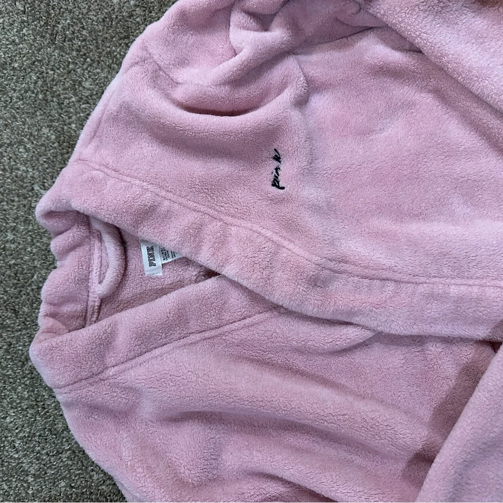 PINK Victoria's Secret Soft Pink Fleece Robe- short - Picture 3 of 8